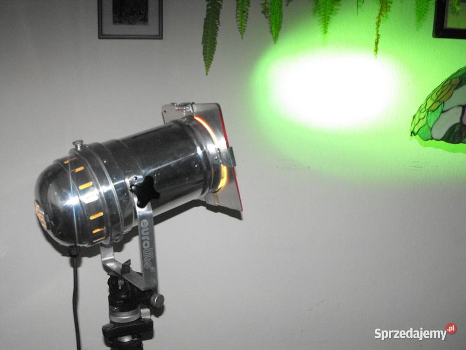 Lampa na trójnogu do wnętrz industrialnych do łódzkie Skierniewice