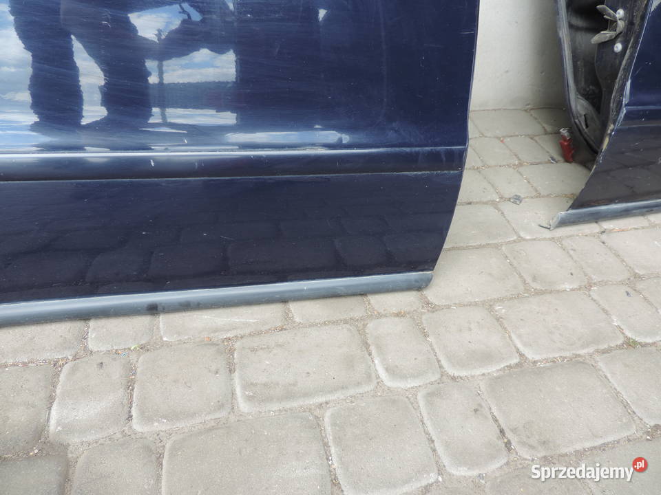 AUDI A4 B5 SEDAN DRZWI PRAWY TYŁ LY5K Rok produkcji 1998 Nowy Sącz