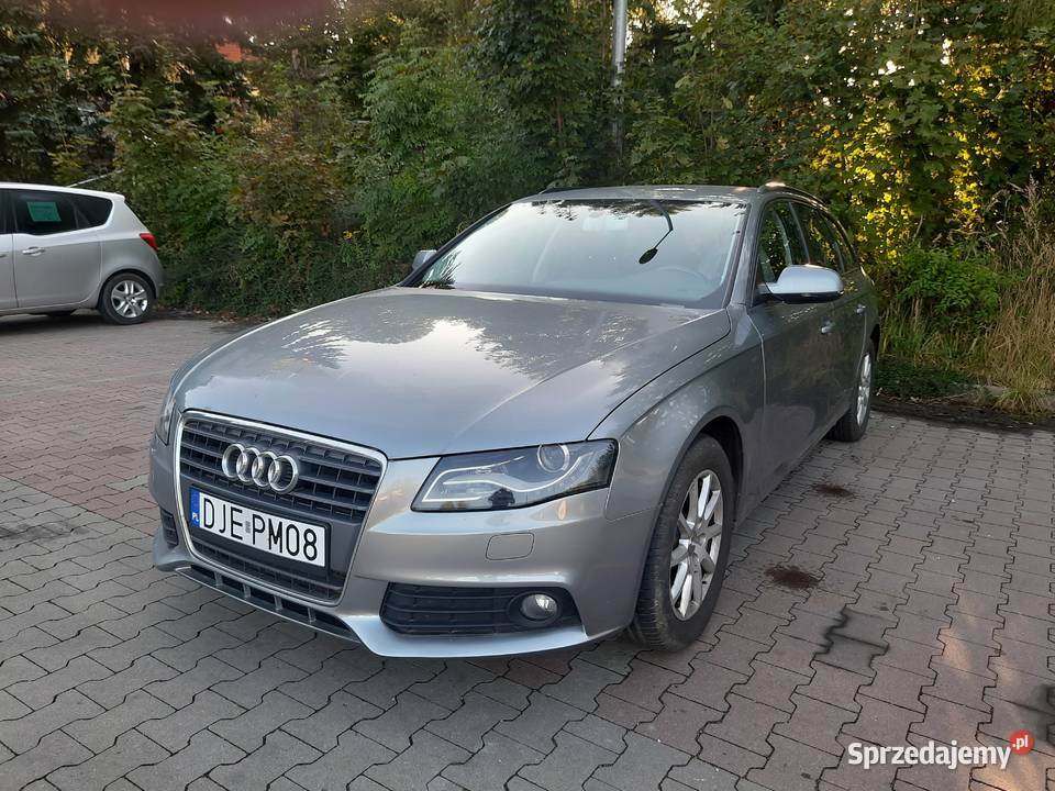 AUDI A4 B8 Kombi 2011 20 TDI 143 Klima Xenon szary