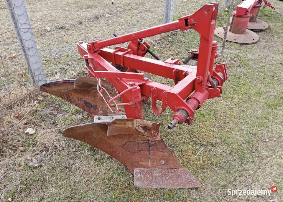 Pług dwu skibowy Grudziądz Agromasz Wólka Pokłonna