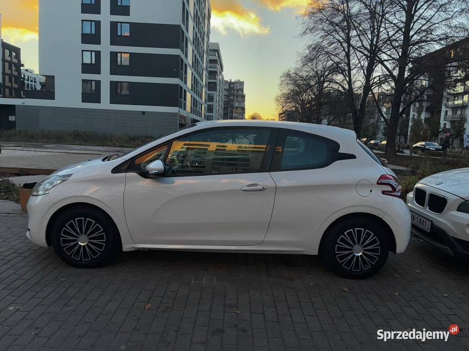 Peugeot 208 14 HDI z 2013r Warszawa