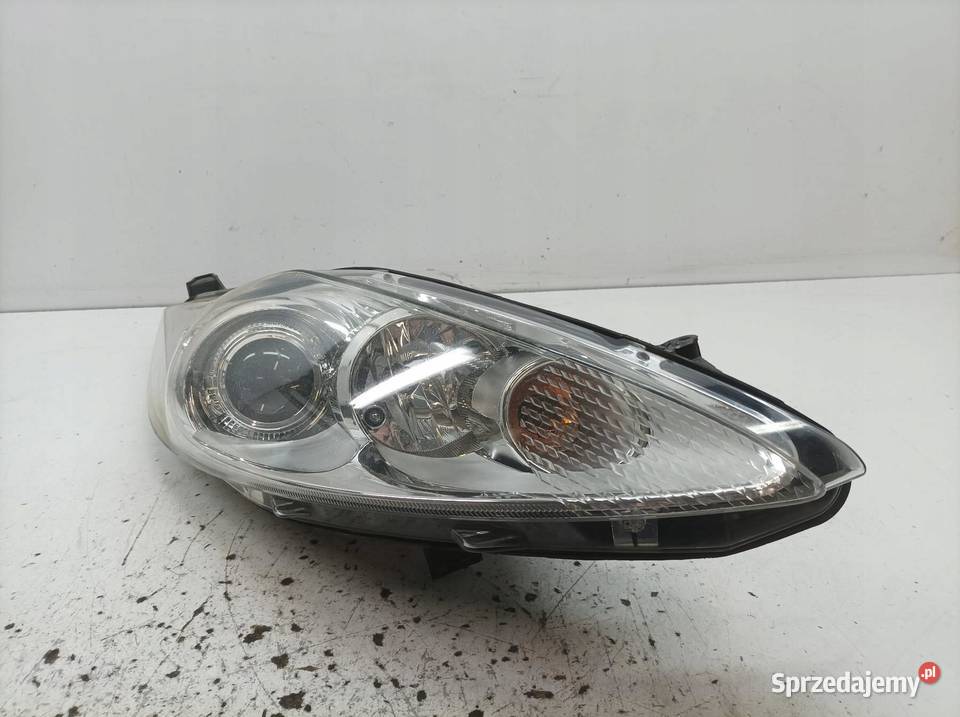 LAMPA PRZÓD PRAWA SOCZEWKA EU PRZED LIFT osobowe Lampy przednie