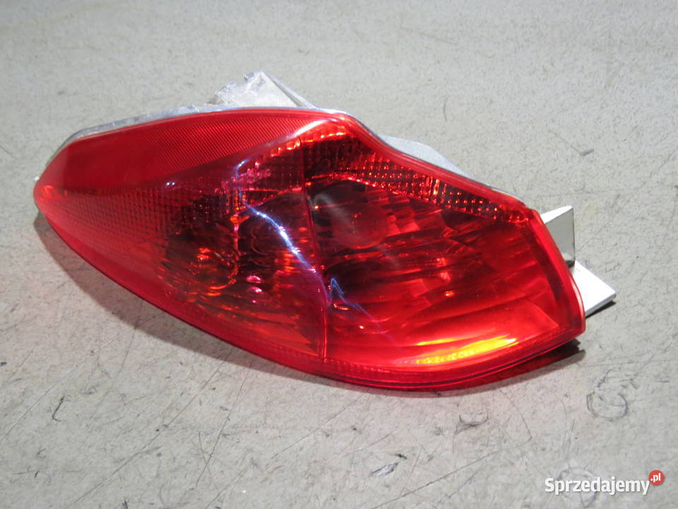 PIAGGIO X7 250 09 125 180 200 LAMPA LEWY TYŁ Toruń