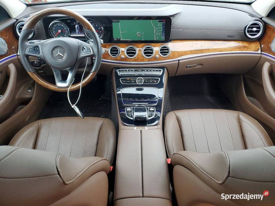 2016 MERCEDESBENZ E 300 4MATIC 74297km Częstochowa