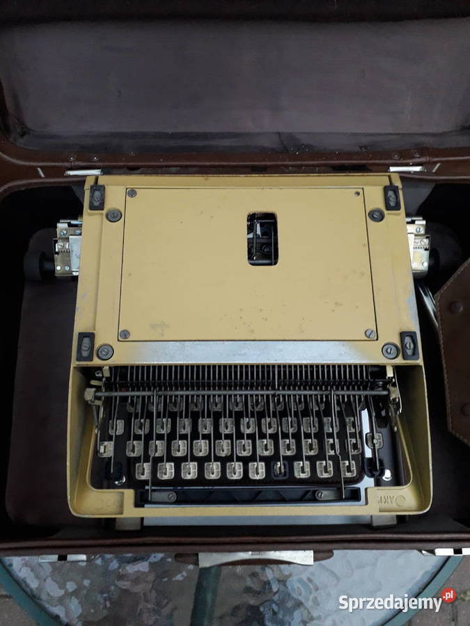 Polska przenośna maszyna do pisania Łucznik Warszawa sprzedam