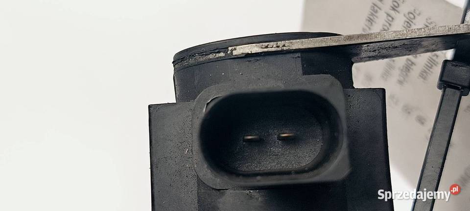 ELEKTROZAWÓR AUDI A8 D3 057906630A Lipno