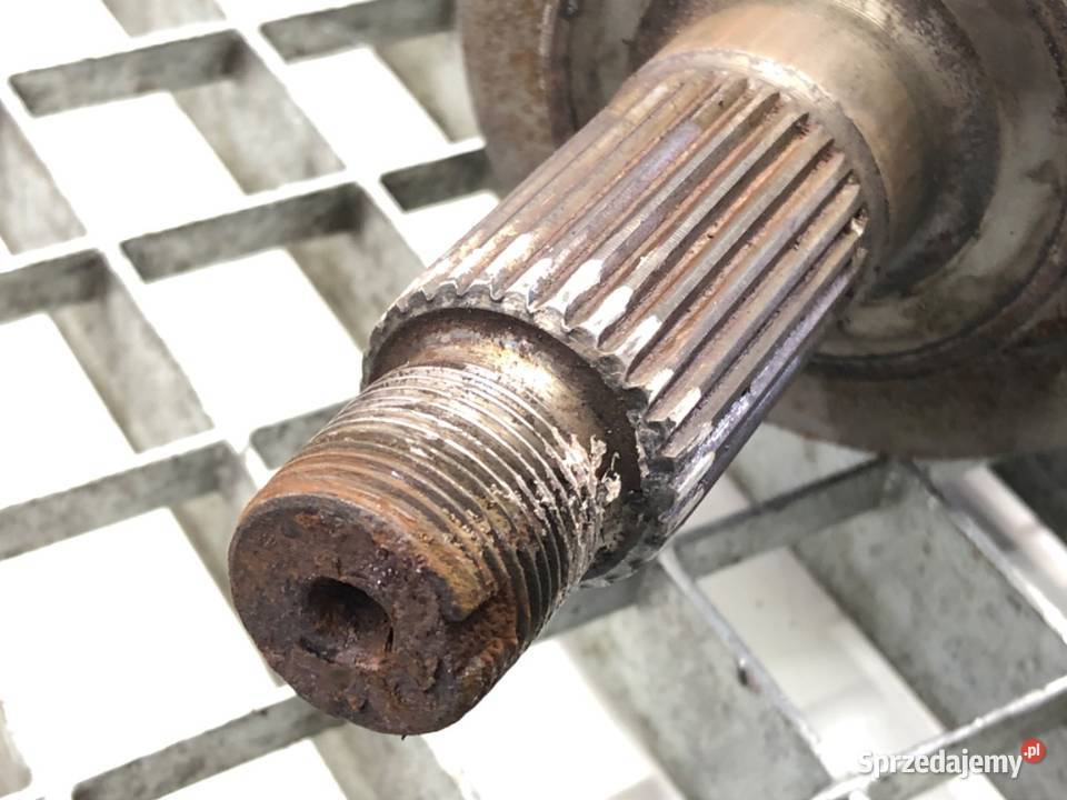 PÓŁOŚ LEWY PRZÓD SUZUKI SWIFT III 16 125 PRZEGUB