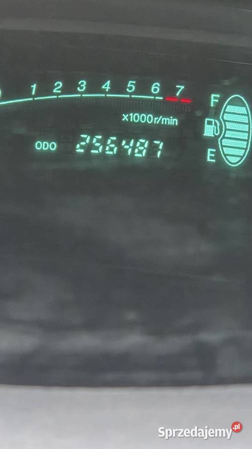 Toyota yaris 10 w super stanie technicznym nowy Busko-Zdrój