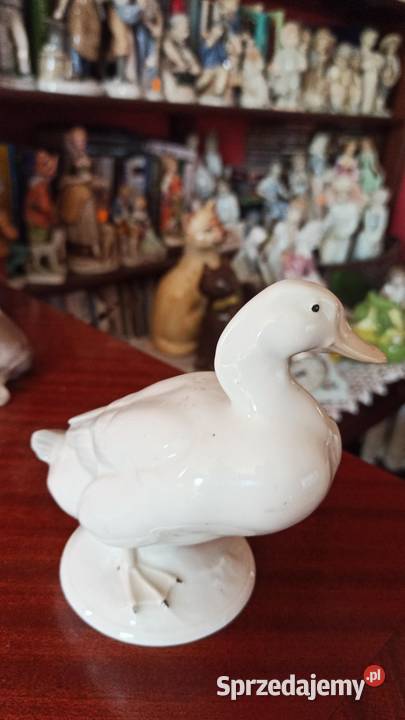 FigurkaKaczuszka śliczna biała porcelana
Bez sprzedam