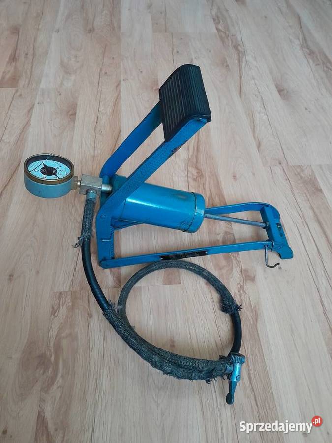 Pompka nożna z czasów PRL Pompki, kompresory przenośne dolnośląskie