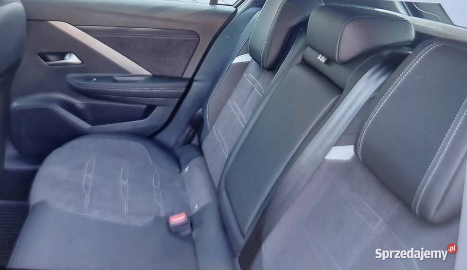 Opel Astra 12 benzyna turbo 96kW Ultimate pakiet asystent pasa ruchu Astra Borzytuchom