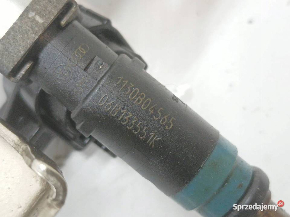 LISTWA WTRYSKOWA 06B133551K 20 20V Audi A4 II Rok produkcji 2001