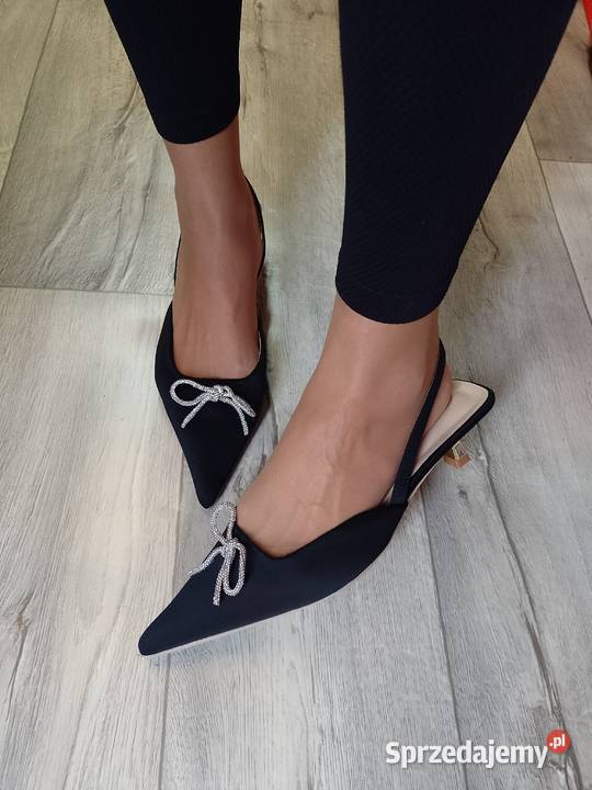 43 Czarne bogato zdobione czółenka wieczorowe z czarny Kraków