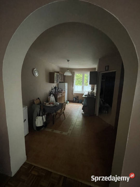 Dom wolnostojący na działce 3000 m2 asfalt