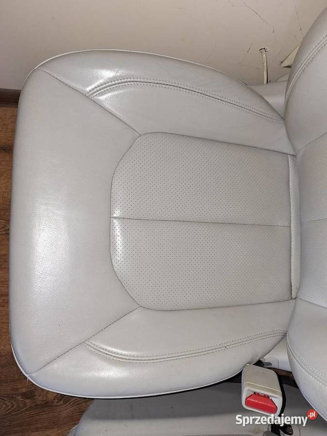 Fotele jasna skóra Chrysler Pacifica 2017 Nowa Sól