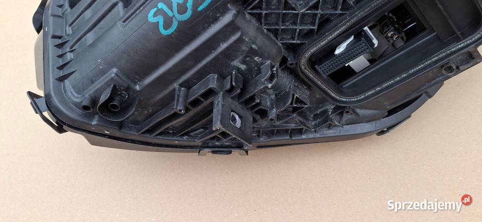 MERCEDES EQA EQB W243 REFLEKTR PRAWY LAMPA PRAWA Bieleń