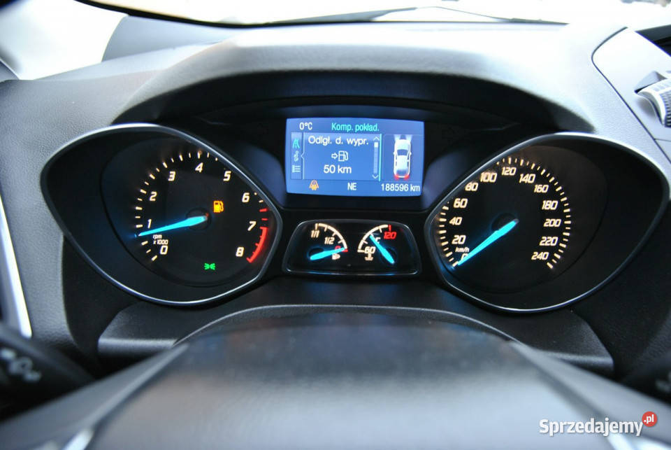 Ford Kuga El klapa LEDY Ksenony Park tonik Klima immobilizer