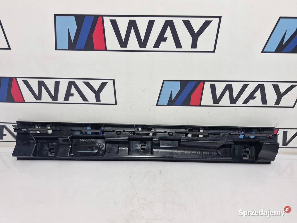 BMW X1 F48 ŚLIZG PROGU PRAWY 7332330