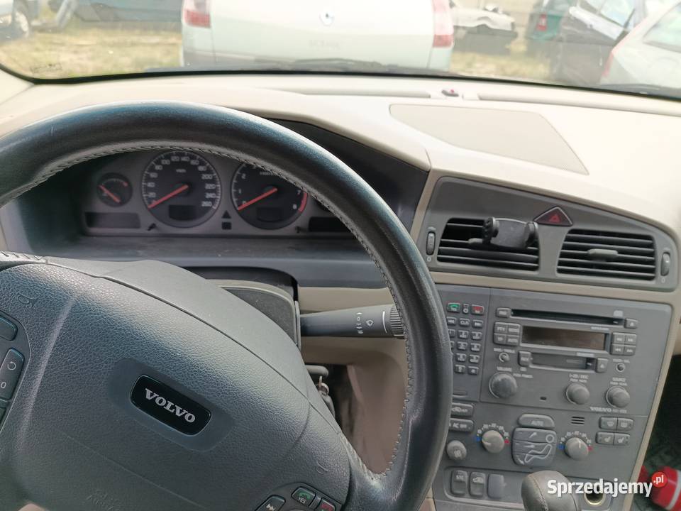 Volvo V70 24 2001 r dawca części Szklarka Myślniewska