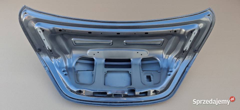 MERCEDES CKLASA W205 SEDAN KLAPA BAGAŻNIKA Bieleń