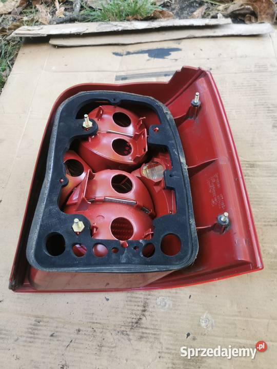 Passat B5 FL lampa lewa tył 3B9945095AA kombi Łódź