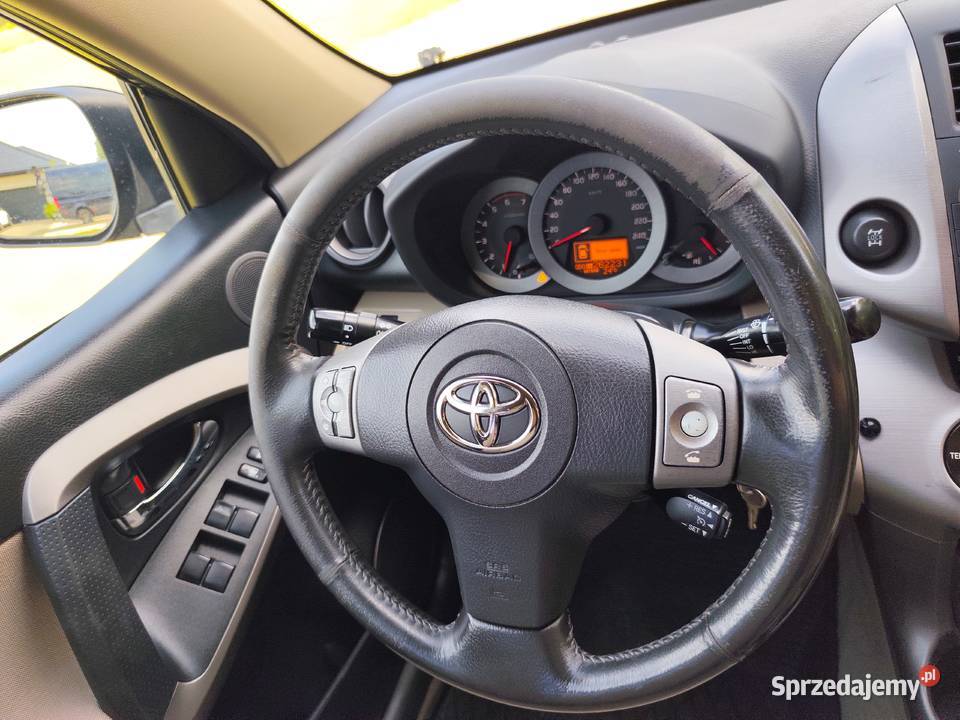 Toyota RAV4 22 D4D salon Polska trzeci nieuszkodzony Łódź