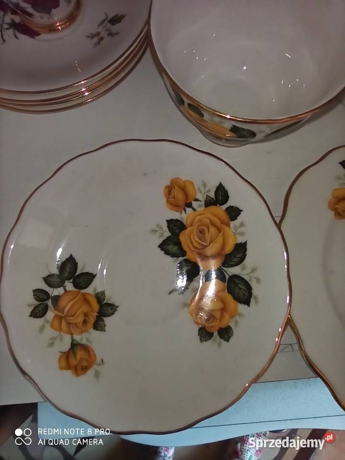 Filiżanka z talerzykiem deserowym
Żółte róże Porcelana i szkło