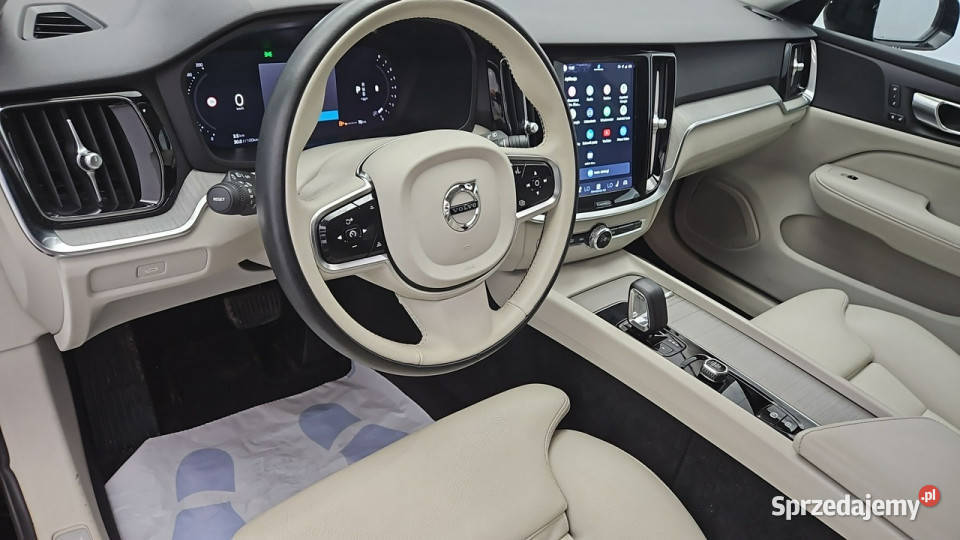 Volvo V60 B3 B Plus Dark aut Z Polskiego Salonu