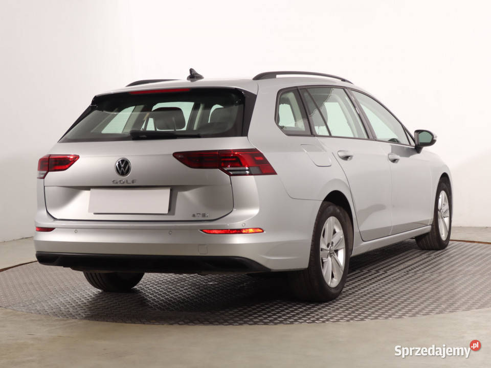 VW Golf 15 eTSI Rok produkcji 2023 Katowice