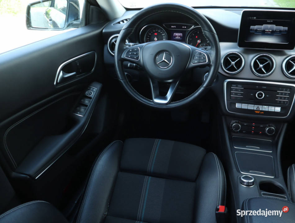 Mercedes CLA 180 łódzkie