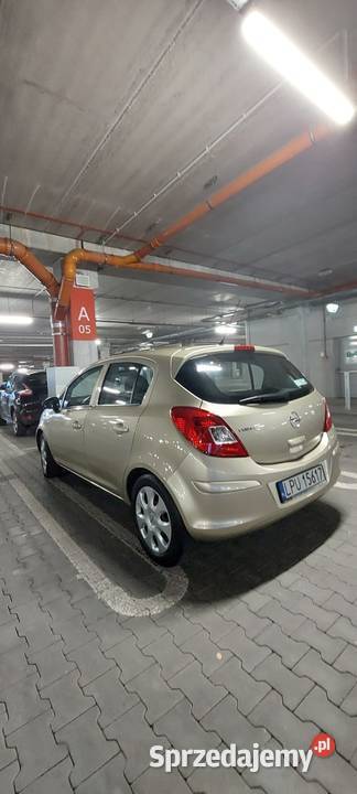Opel corsa D 14 90 koniec 2009 prywatny salon