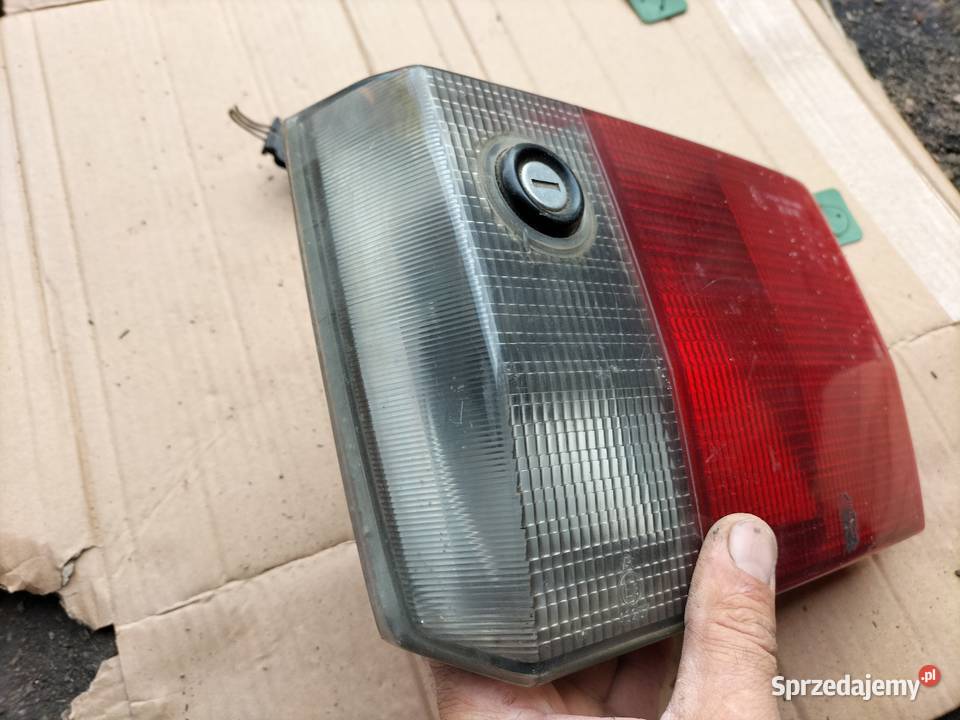 AUDI 80 B3 SEDAN B4 KOMBI ZAMEK LAMPA TYŁ TYLNA Kamień-Kolonia sprzedam