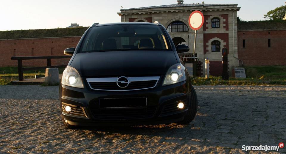 Ładny Opel Zafira B Xenon Alufelgi 7os Pół skóry Zamość sprzedam