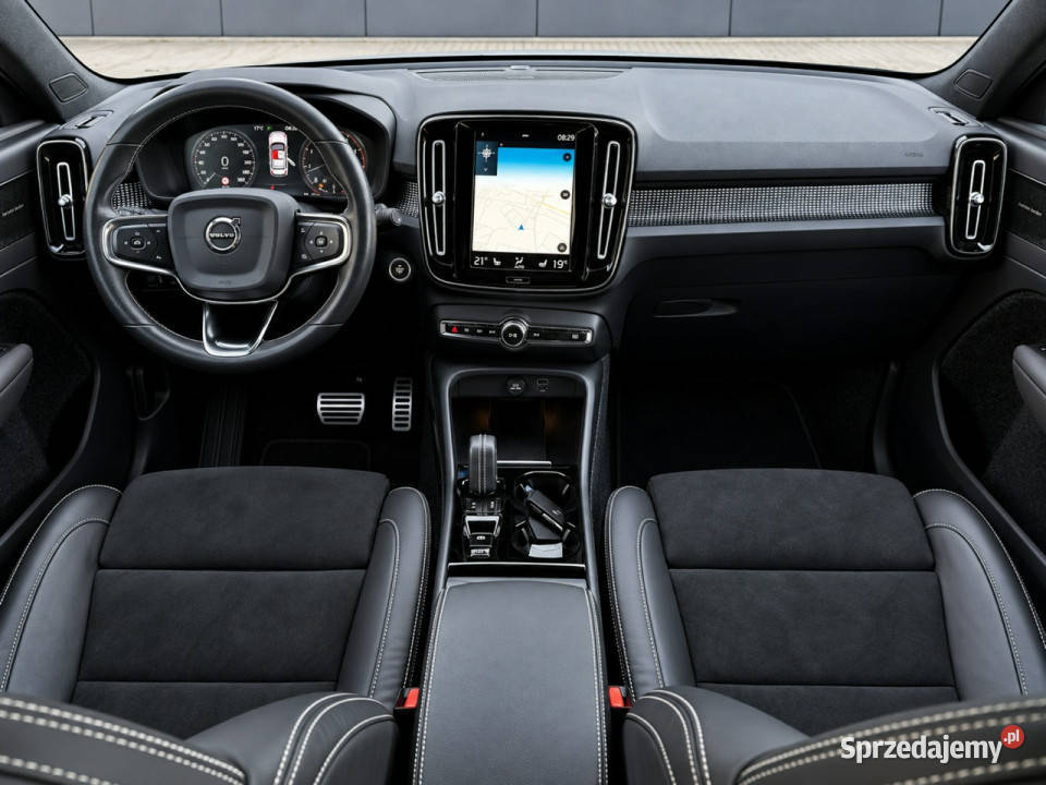 Volvo XC 40 20 B4 RDesign Faktura VAT 23 harman światła do jazdy dziennej Tarnowskie Góry sprzedam