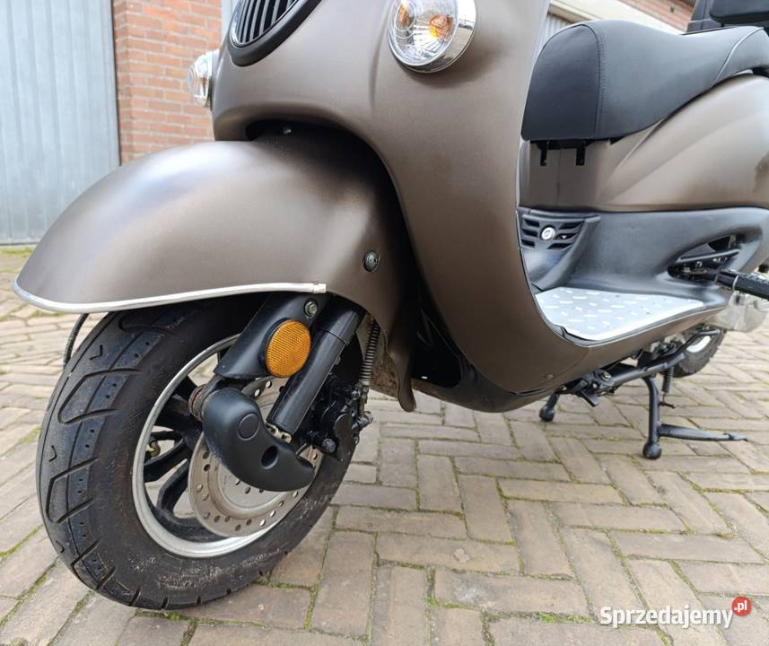 Skuter 50 retro 2020 Black Shadow super stan