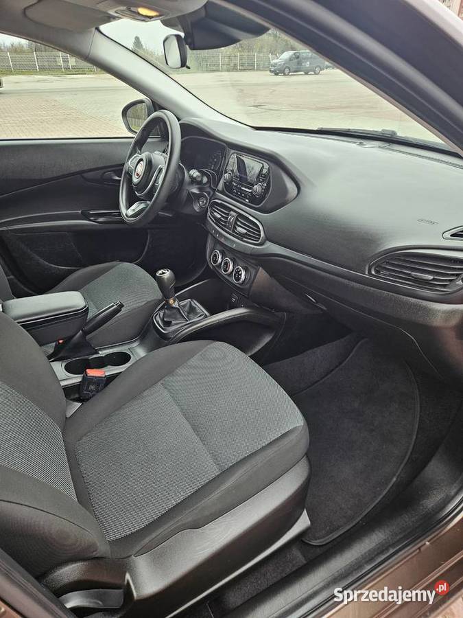 Fiat Tipo II 10 Hatchback polift