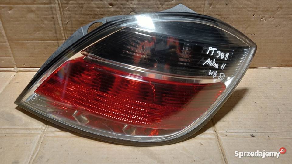 OPEL ASTRA H HB LAMPA TYŁ PRAWA Zbierkowo