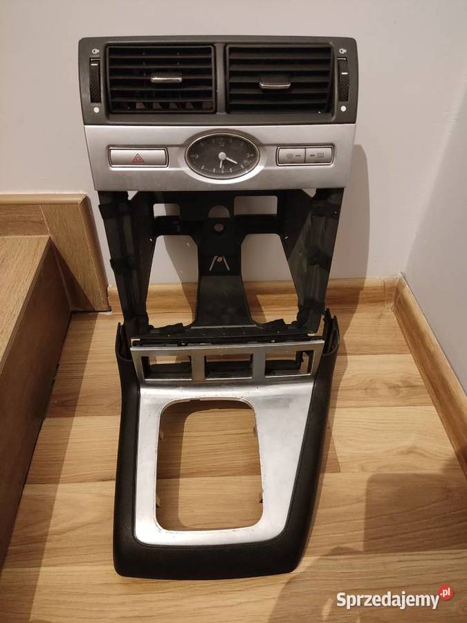 Konsola środkowa pod radio Denso Ford Mondeo MK3 Rok produkcji 2004 Białystok