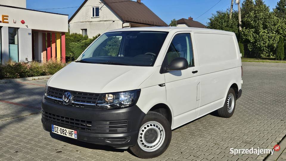 Volkswagen Transporter 20 TDI 140 DSG NAVI Rok produkcji 2016 Szarów