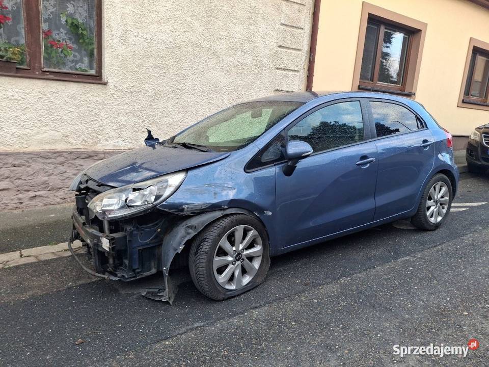 Kia Rio top 102015 12b83141000 lekko uszkodzona uszkodzony Rio Bochnia