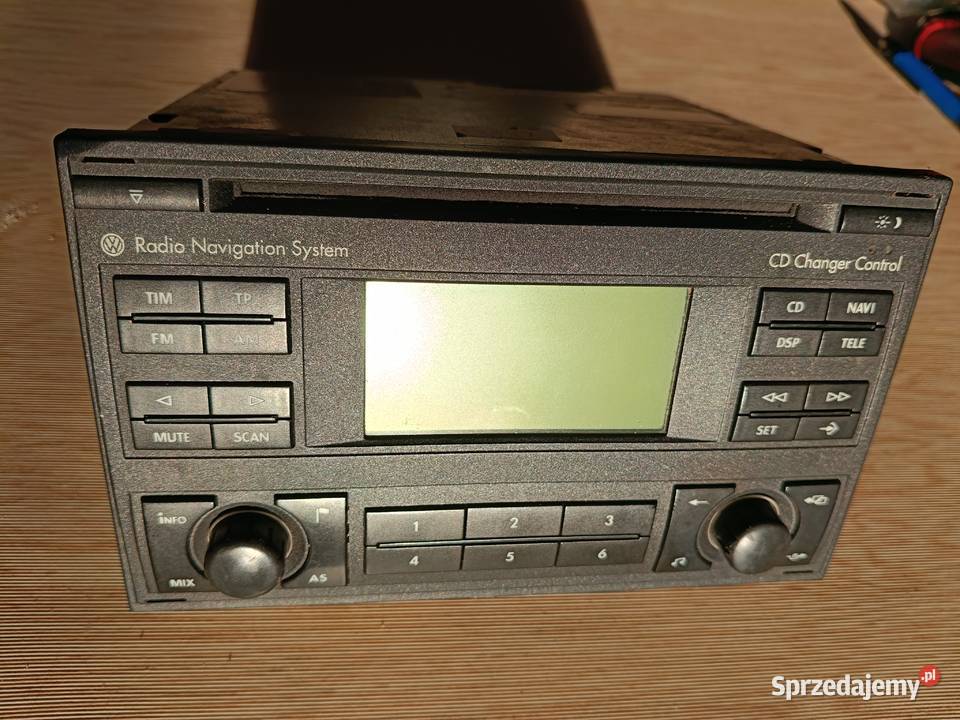 Radio fabryczne VW 1J0 035 191 2DIN uszkodzone Niedrzwica Kościelna