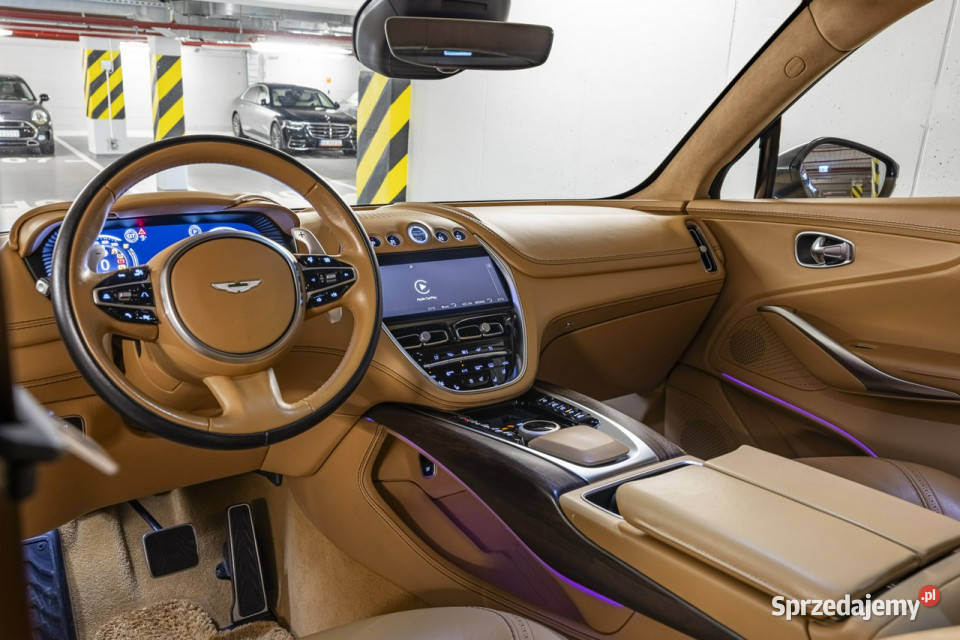 Aston Martin DBX 40 V8 550 Bogata Konfiguracja Rok produkcji 2020