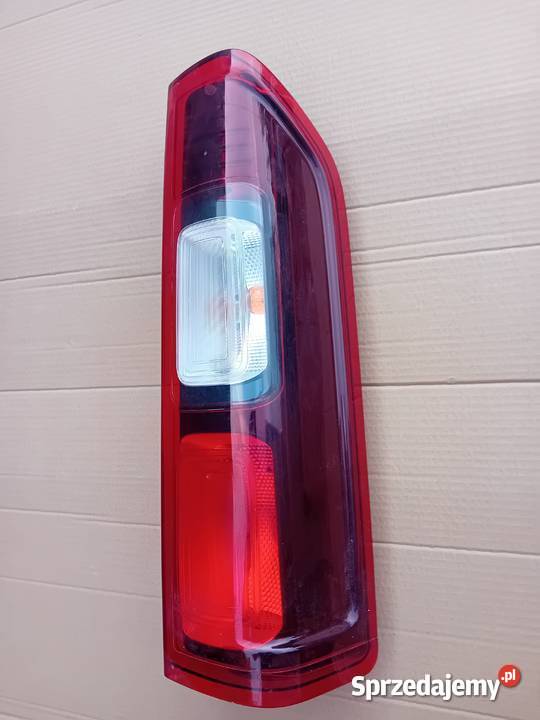 Renault Trafic III Opel Vivaro 2B lampa tylna Przeźmierowo