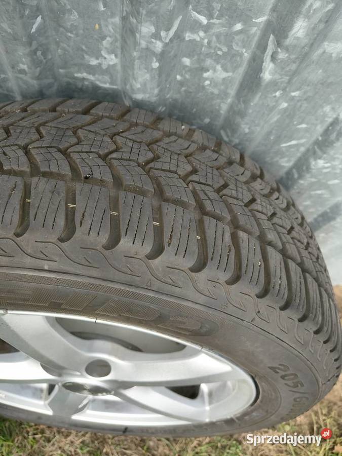 sprzedam 4 alufelgi 16 z oponami zimowymi 205 60 Samochodowe Lubartów