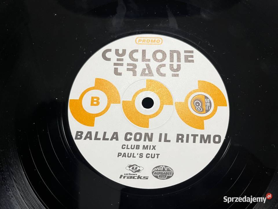 Cyclone Tracy Balla Con Il Ritmo Trance Błażejowice