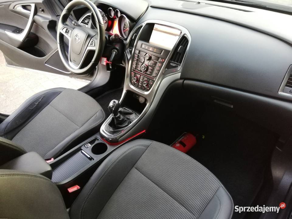Opel Astra J 2011 14Benzyna Hak Zadbany welurowa tapicerka Sompolno sprzedam