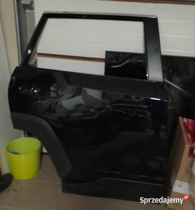 Drzwi toyota RAV4 rav 4 5 v prawy tył prawe osobowe Rzeszów sprzedam