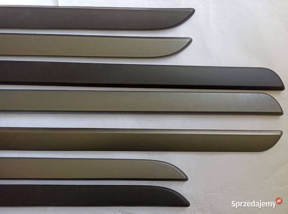 Listwa drzwi Renault Megane LIFT Megane 2 Rok produkcji 2006 Listwy i nakładki Lipno