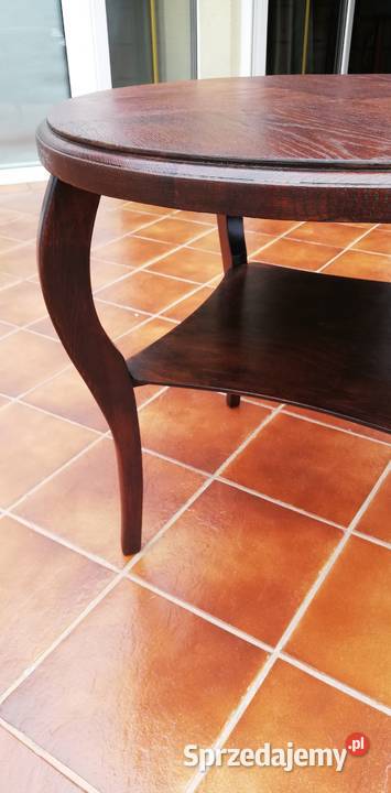 Stolik kawowy stylowy na giętych nogach