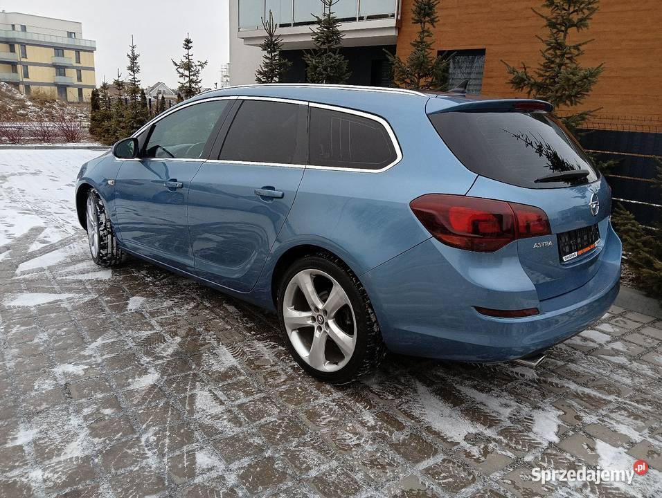 Opel Astra 14Turbo140 koni BixenonNawigacja 1384cm3